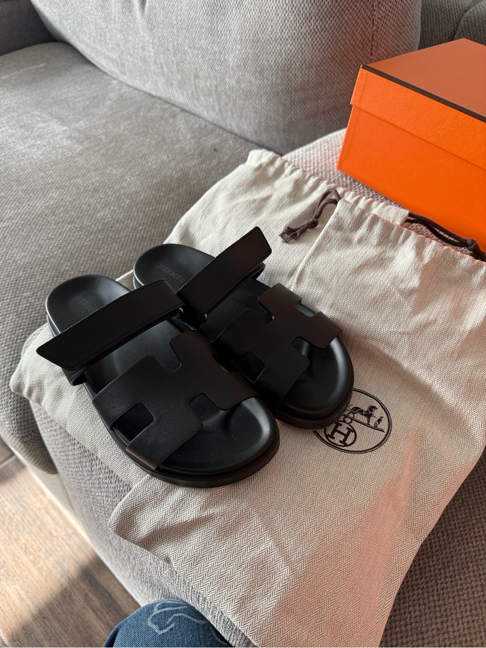 Hermès Chypre sandal in Noir | 38 - Picture 4 of 12